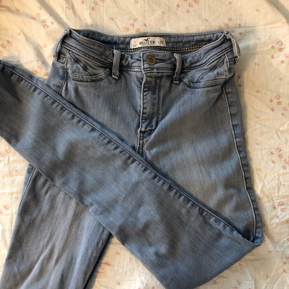 Light wash high waisted skinny jeans